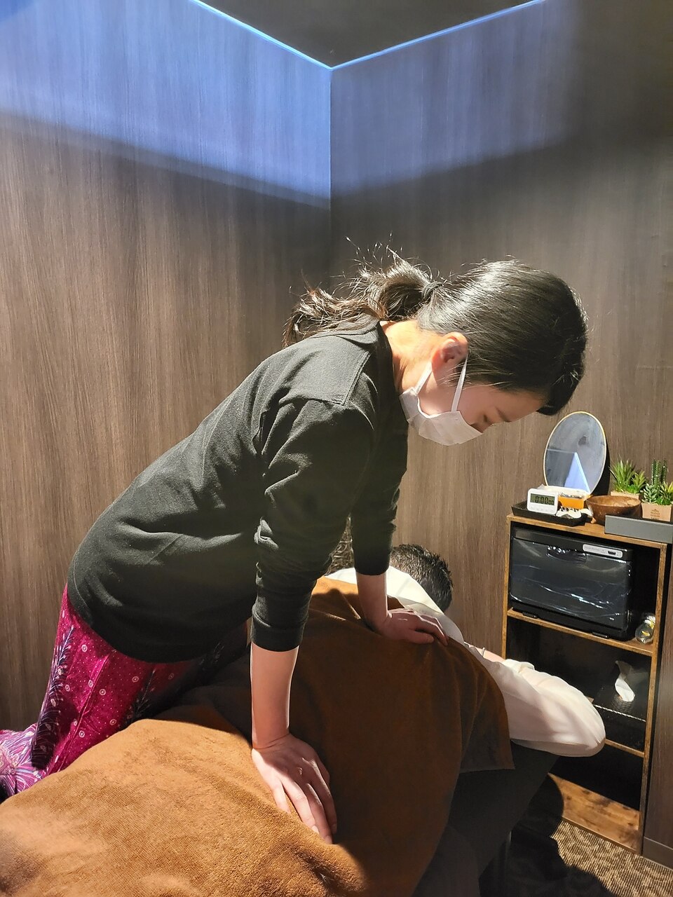 うつぶせもみほぐし６０分＋眼精疲労・頭痛にヘッドスパ30分