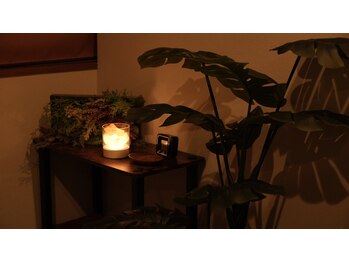 ココネル 横須賀中央本店(CoconeRu.)の写真/【至高の全層ケア】眼精疲労や食いしばり、肩の緊張を深部から解放。心身を整える、唯一無二の休息を。