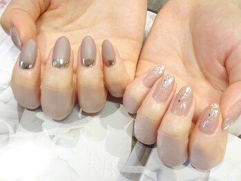 キャミ ネイル(CAMMY NAIL)/アシメネイル