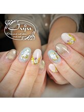 ジュジュ(Juju)/ミモザネイル　押し花ネイル