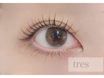 トレス(tres)の写真