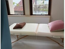 【肩こり腰痛専門】姿勢から整える理学療法士整体　あやのBodyConditioningの雰囲気（半個室の空間でリラックスして施術を受けられます。）