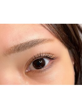 ナチュラル上品な目元にしたい