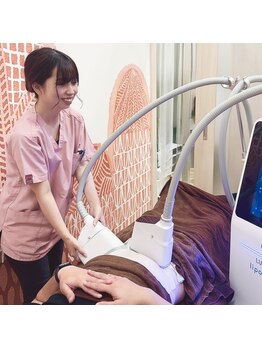 スポットスリム(SPOT SLIM)/脂肪冷却 二の腕の施術