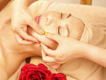 エムスラッシュ フィール 東戸塚(M.SLASH FIEL)/年々気になっていくお顔の悩みに