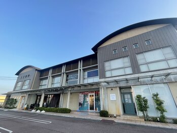 ヴァリ(Vari)/マーサ21から車で5分