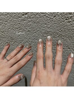 ルーヴル(LOUVRE)/マグネット×ラメフレンチ♪