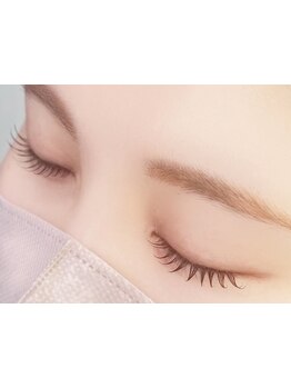 ナチュラル上品な目元にしたい