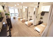 セレネス(SERENESSE)/店内風景｜静かな空間