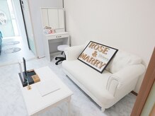 ローズマリー(Rose & Marry)/ドレッサーでメイク直しも◎