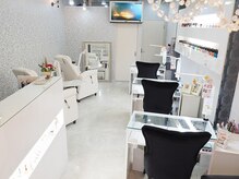 アクアビューティー(AQUA BEAUTY)の雰囲気（くつろぎながらネイルが出来るハンド3席&チェア2台♪ベット1）