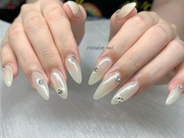 艶ミラーホワイトネイル