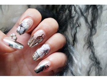 ネイル フライガール(nail FLY GIRL)/手描きフラワー