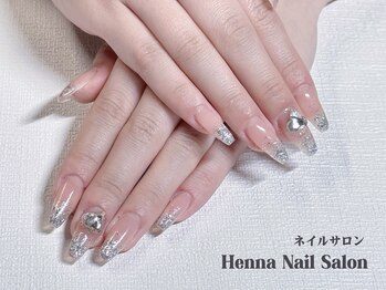 ヘンナコンス(Henna Kongs)/シルバーグラデーションネイル