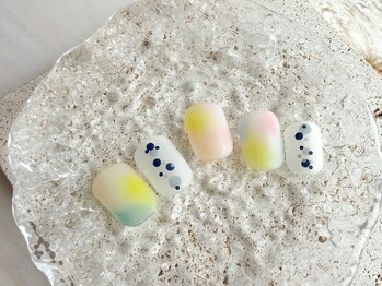 ふんわりカラフルネイル