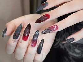 個性派百足アートネイル