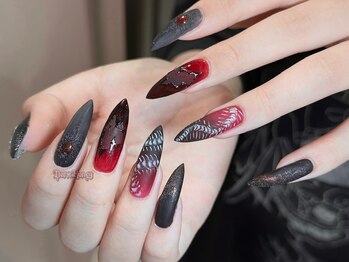 個性派百足アートネイル