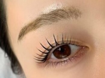 ビューティーサロン グリップ(beauty salon GRIP)の写真/まつ毛パーマやラッシュリフトは湿気や雨に強く、汗をかいてもまつ毛が下がることなくストレスフリー◎