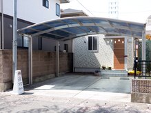 アイクル 伊勢崎店(ikuru)の雰囲気（カーポート下に停めて下さい。雨でも暑くても快適♪）