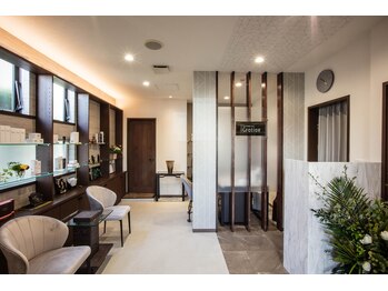 グラチア(Gratiae)/サロンフロント