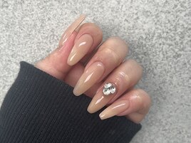 【シンプルヌーディーネイル】