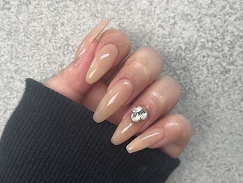 【シンプルヌーディーネイル】