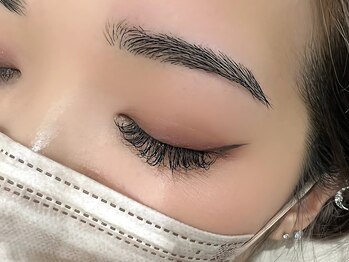 ビューティービースト フォー アイラッシュ 高知店(beauty:beast for eyelash)の写真/【美眉WAX脱毛¥3500/ハリウッドブロウリフト(WAX＋眉パーマ)¥5500】人気メニュ-でまゆげを整えて垢抜け顔に
