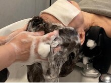 モノ(mono.)/頭皮をじっくりもみほぐします