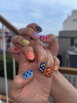 カラフルドットネイル