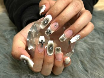 チャイル(Chailu)の写真/【300種類×色混ぜで∞カラー★】ゴテゴテネイルでさらにギャル感プラス！もっと盛りたい方は是非当店へ♪