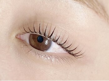 ジョモ(JOMO.)の写真/【自然体なのに洗練された印象】大人女性に人気★上品さを引き出すまつ毛デザインで垢抜け目元に◎