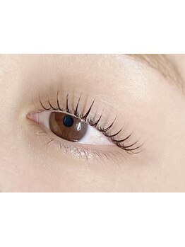 ナチュラル上品な目元にしたい