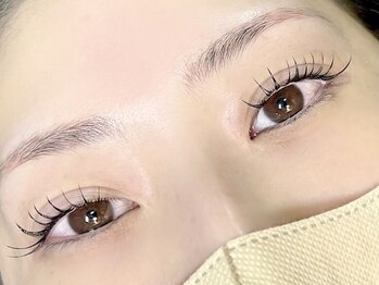 アディクト(ADDICT)の写真/人気No.1のフラットラッシュであなたの理想のお目元へ☆自まつ毛が少ない方も◎※同時のご予約はお電話のみ