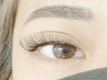 ルース 町田店(Luz)の写真/マツエク160本やバインドロック、ボリュームラッシュで目元のボリュームアップ！LEDやカラーエクステも有◎