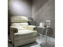 ホワイトニングショップ 霧島店の雰囲気（清潔感ある空間でゆったりソファでリラックス施術。）