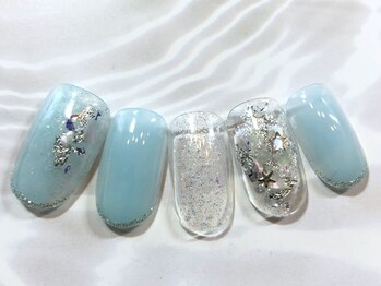 ビーナス(Venus)/キラキラ埋め込みネイル