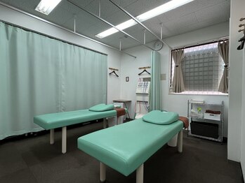 あさくさ整骨院/落ち着きのある施術室。