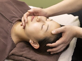 ビプラス(BePlus)の写真/【原因から改善】首や頭からも緩めてお顔を整える☆お顔の引き締め・ハリツヤUPも叶えます♪