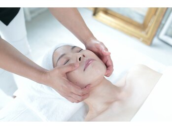 ビューティートリートメント アンド リラクゼーションスパ 楊梅桃李/頭痛、食いしばり、お顔の凝りに