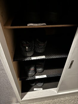 レガスジム 渋谷(REGAS GYM)/靴は各サイズ貸出しております