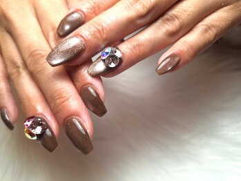 ユコネイル 茨木(Yuko Nail)/うるマグ/Vカットストーン