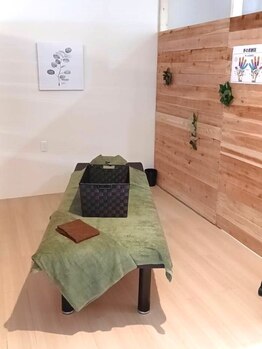 もみケア ナチュール アルプス通り店の写真/【極上ドライヘッドスパ】眼精疲労もスッキリ解消♪木の温もり溢れる空間で、眠りに落ちるほどの癒やし◎