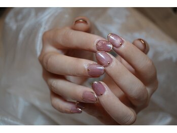 水光マグネットネイル