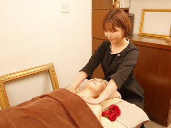 エムスラッシュ フィール 東戸塚(M.SLASH FIEL)/年々気になっていくお顔の悩みに