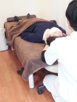 城東いまふく鶴見整体院/繰り返す寝違い首の整体