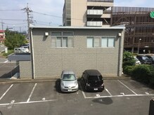 A.B.C.カイロプラクティックの雰囲気（駐車場所は３，４，６，７，８番と戸所法律事務所となります。）