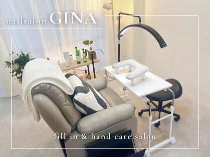 ジーナ(GINA)の写真