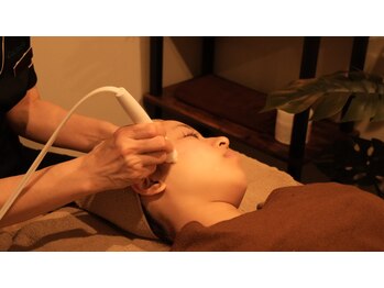 ココネル 横須賀中央本店(CoconeRu.)の写真/【至高の研磨】ハイドロスプラッシュで毛穴洗浄！つるんと輝くクリア肌へ導くエステ体験♪