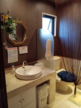 シロの休日/店内