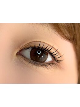 ナチュラル上品な目元にしたい